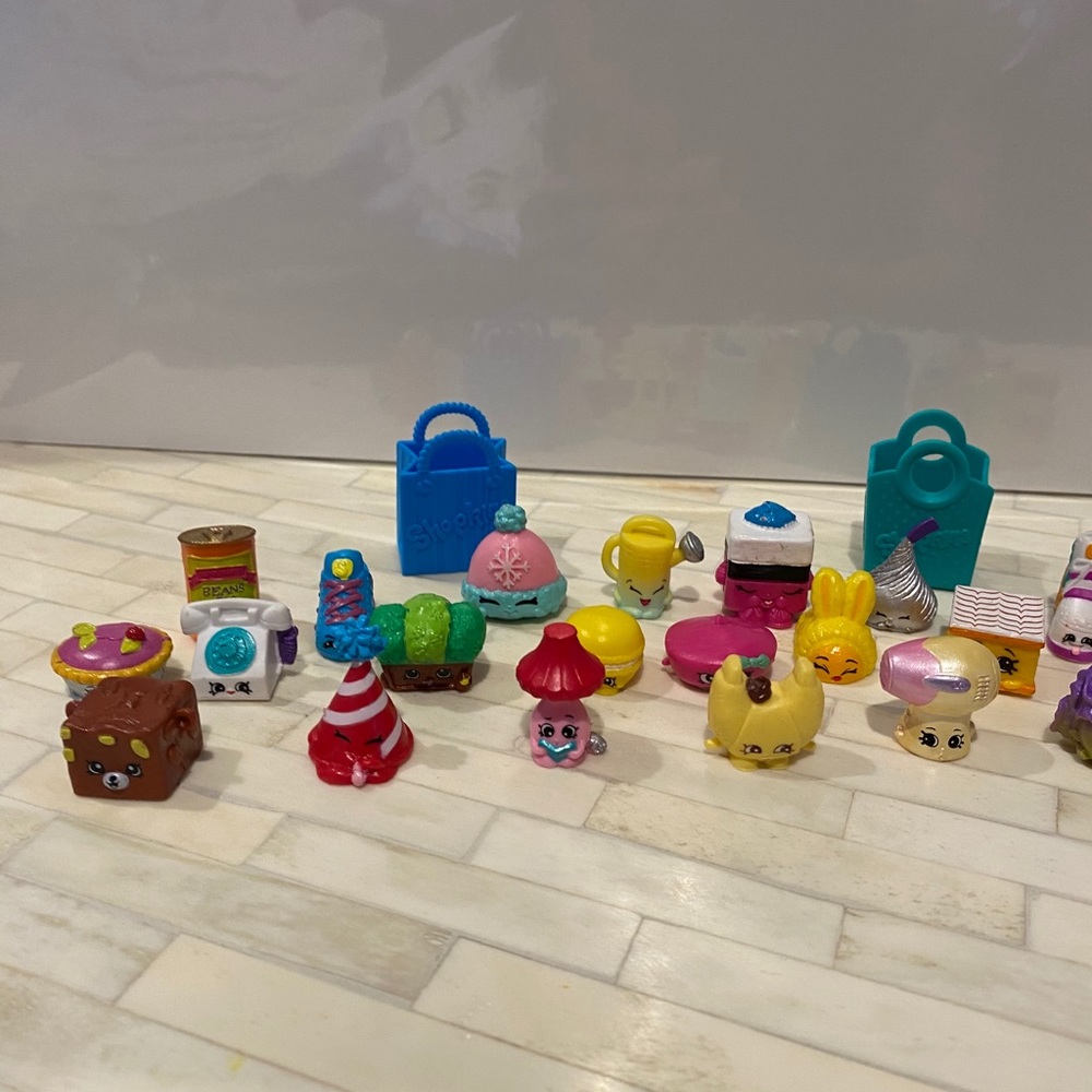 Shopkins 24 Pack - Picture 3 of 3